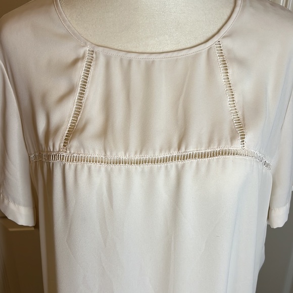 Banana Republic Cream Blouse - Picture 2 of 9
